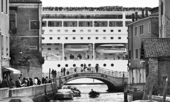 Mostri a Venezia © Gianni Berengo Gardin. Courtesy Fondazione Forma per la Fotografia
