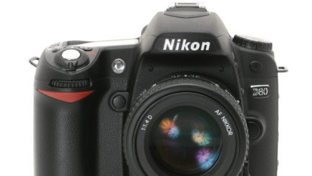 Aggiornamento firmware per Nikon D80